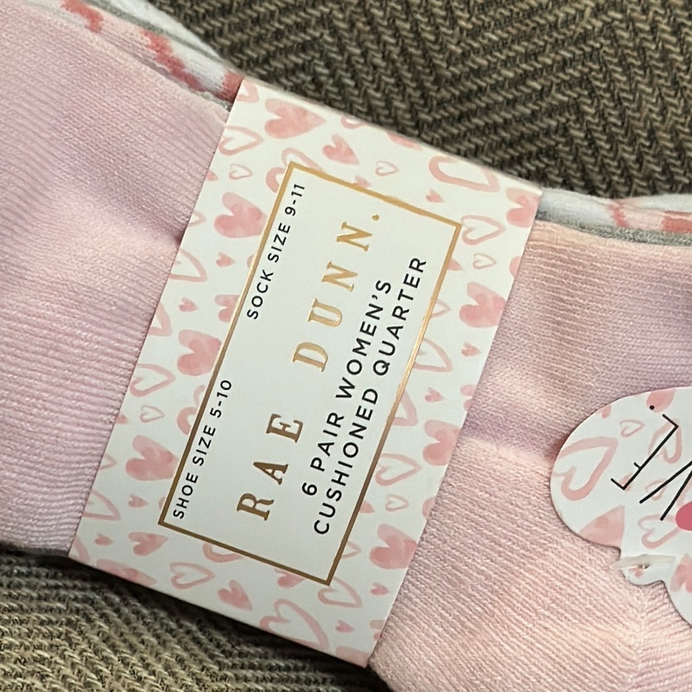 NWT Rae Dunn 6 Pair WMN’s Cushion Quarter Pink,Gray, & White Socks Valentine’s - Picture 4 of 10
